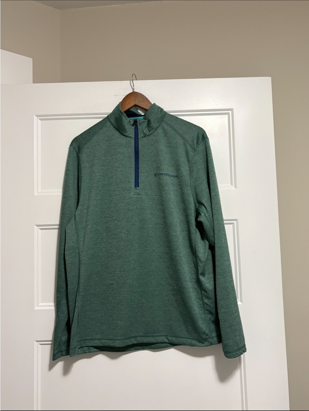 Vineyard Vines Men's Heathered Green Quarter-Zip Performance Pullover